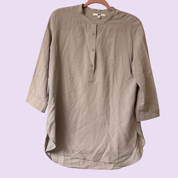 UNIQLO gray half button 3/4 sleeve blouse, Size M - Picture 1 of 7